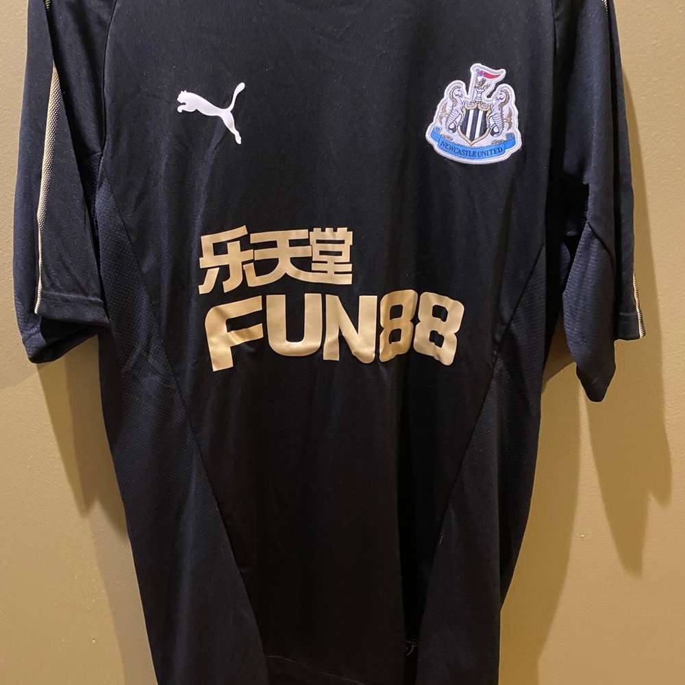 Puma Soccer Jersey Size M